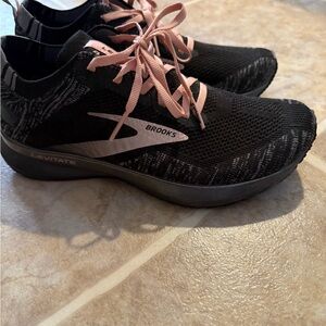 Women’s Brooks